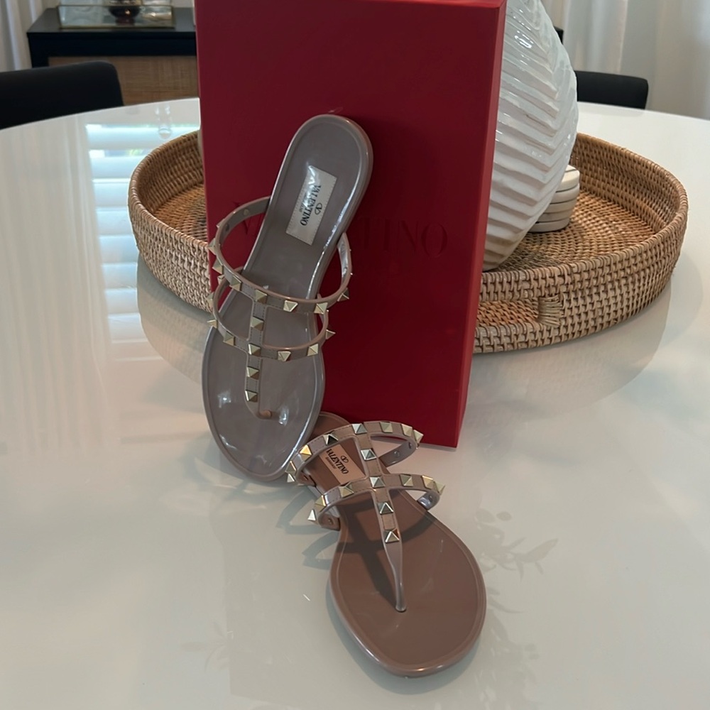 ❤️ Valentino Garavani | Rock Stud Jelly Sandle | 💯 Authentic | Size 38